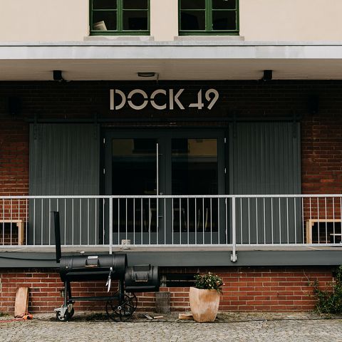 Das Dock49 ist eine kreative Eventlocation untergebracht in einem denkmalgeschützten Speichergebäude im Osnabrücker Hafen. 