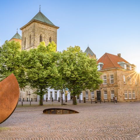 Sonnenaufgang am Osnabrücker Dom St. Peter